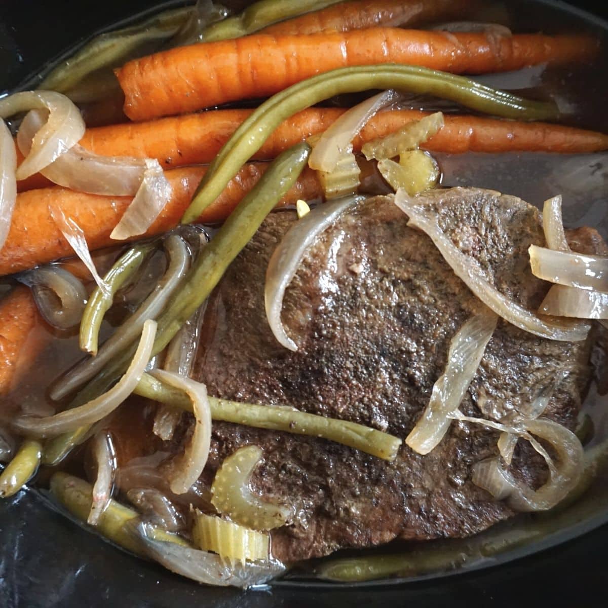 slow cooker beef stew with carrots onions and green beans