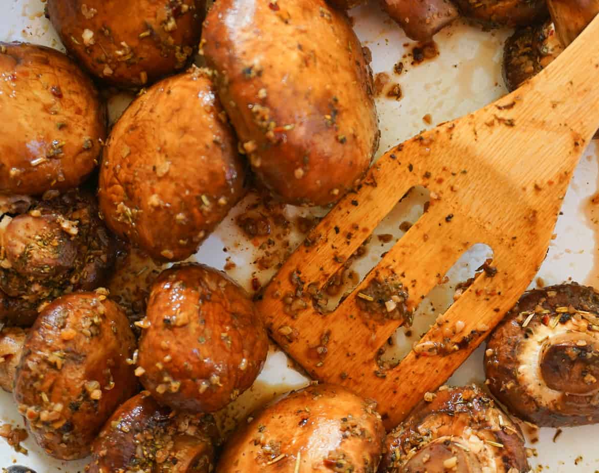 easy sautéed mushrooms with Italian seasoning, garlic and butter