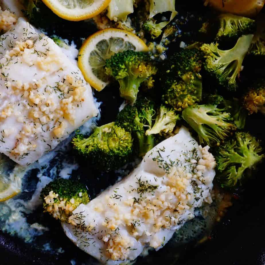 buttery cod fish with garlic and broccoli