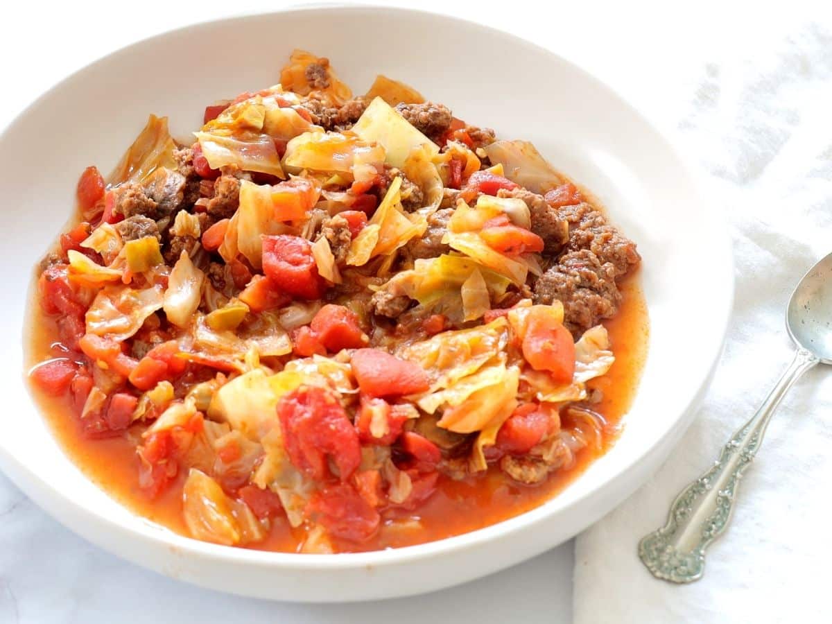 cabbage tomato soup with hamburger