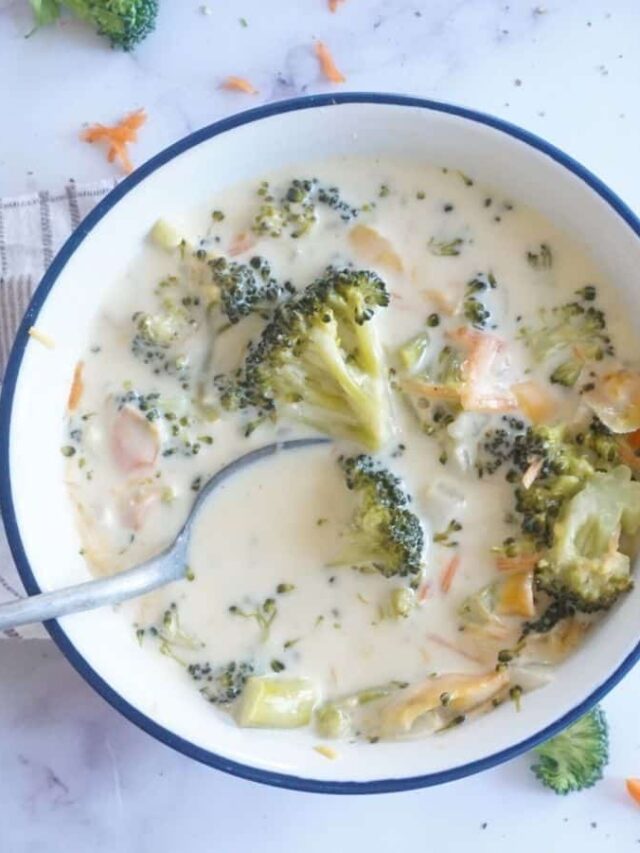 Easy Creamy Broccoli & Cheese Soup Recipe — Low Carb Quick