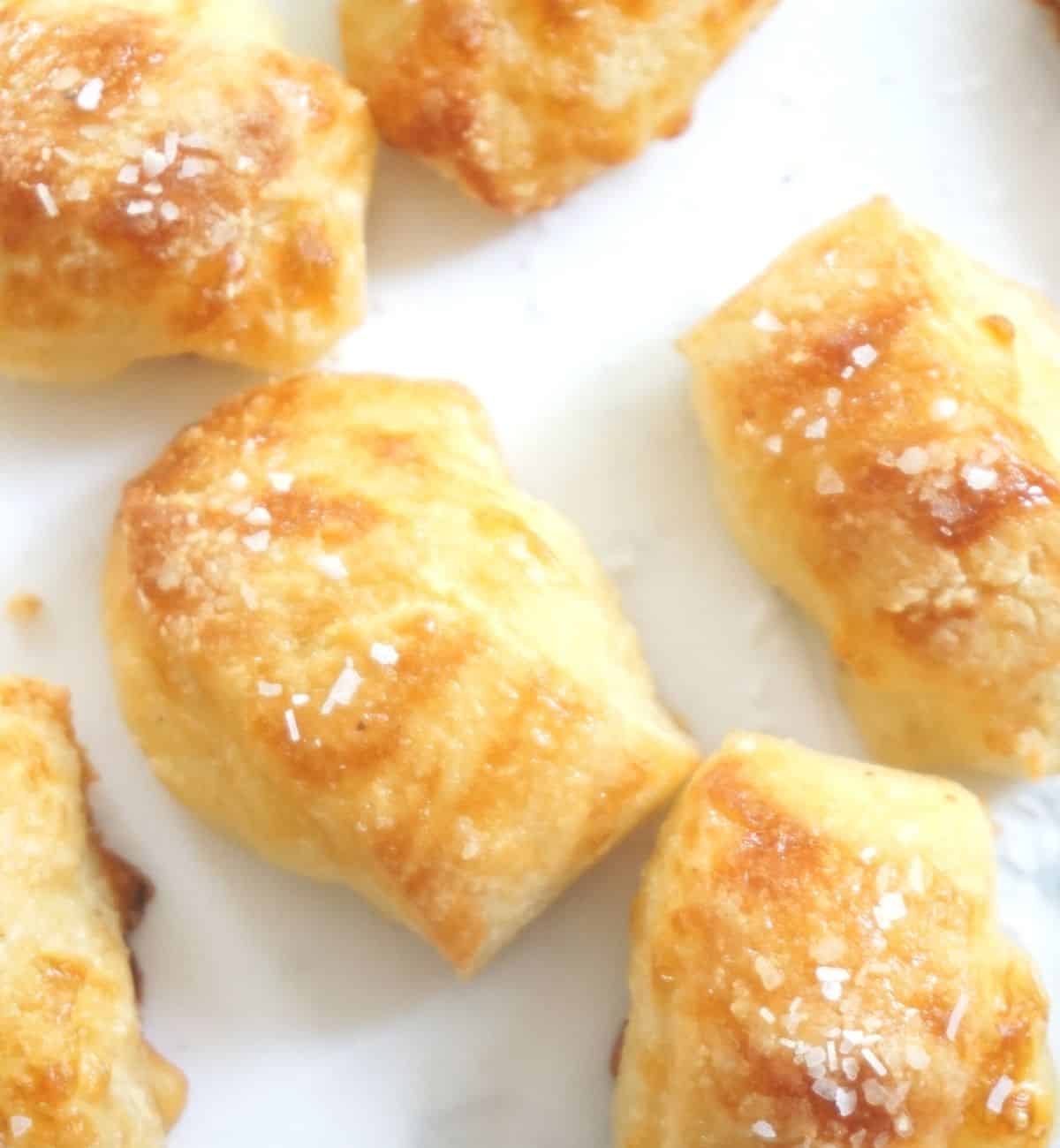 golden pretzel bites with salt 