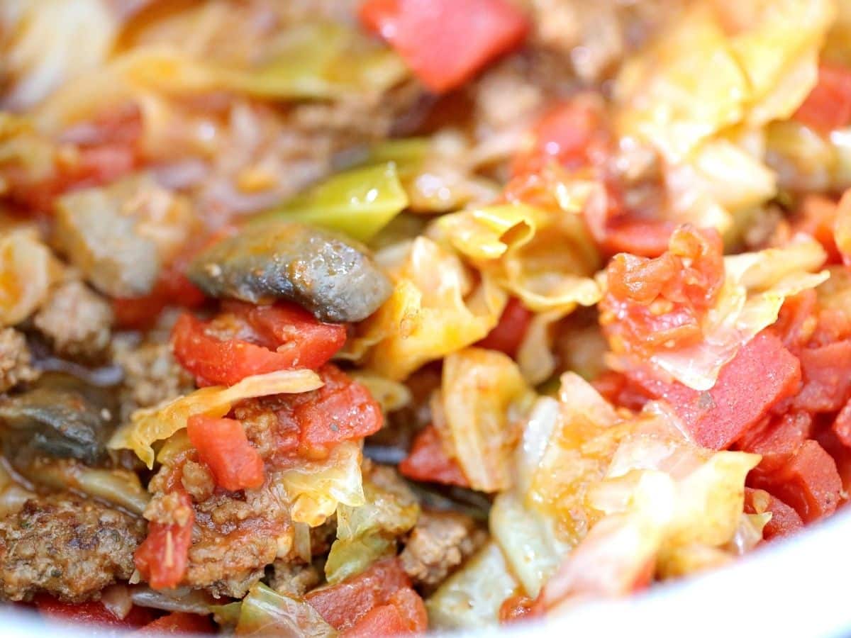 mushrooms cabbage soup with tomatoes