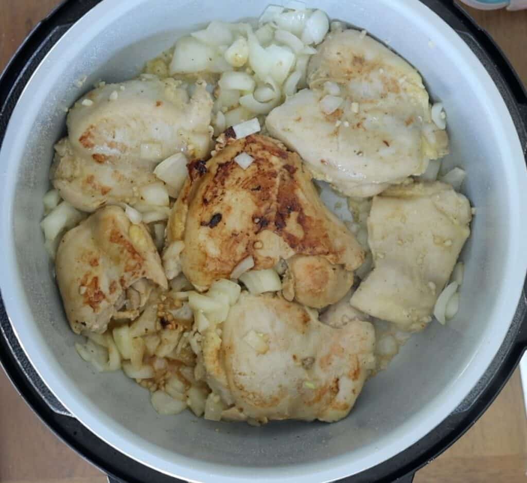 seared chicken and onions in the instant pot