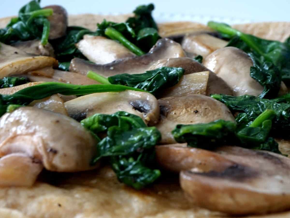 spinach and mushrooms