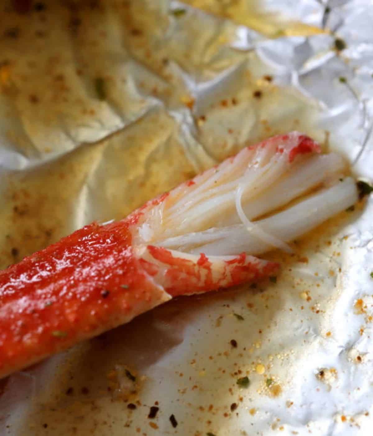 buttery baked crab in foil