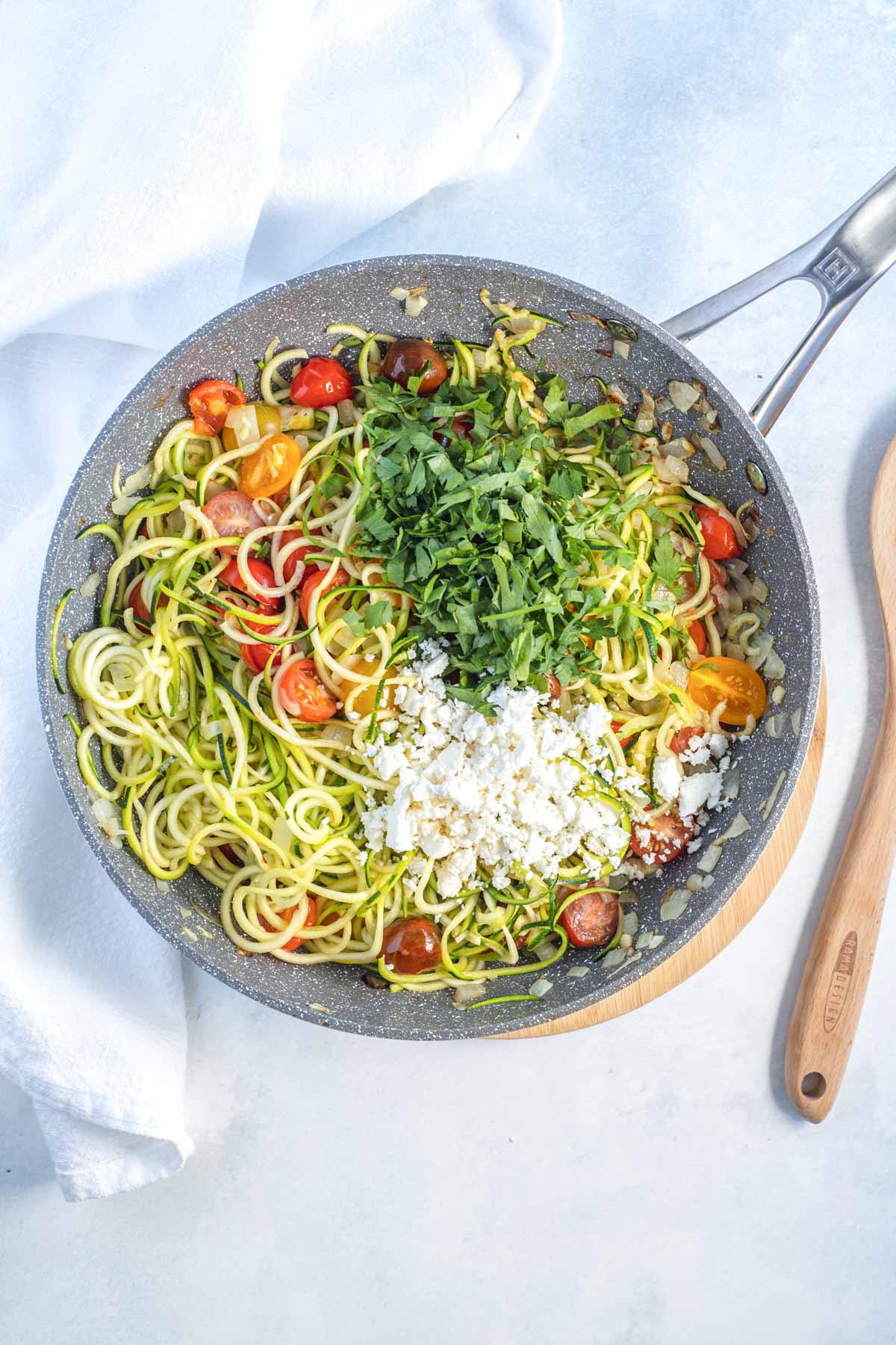 pan with zucchini pasta ingredients